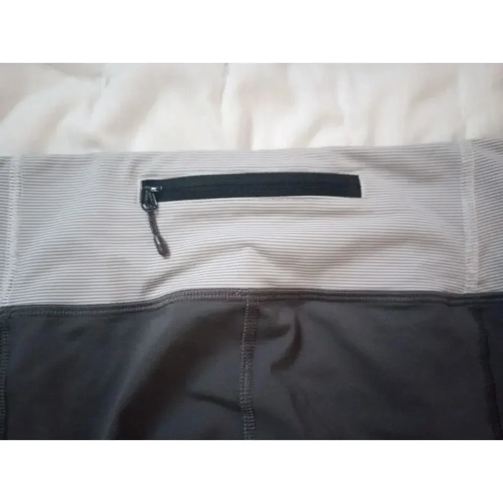 Lululemon Race With Grace Crop Soot Light Wee Stripe Sz 8 MSRP $88‎ W6A82S
